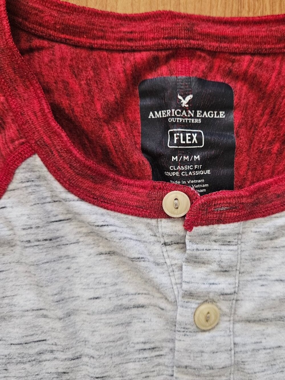 Men's American Eagle Flex soft short sleeve Henley Tee - size Medium - Picture 3 of 3